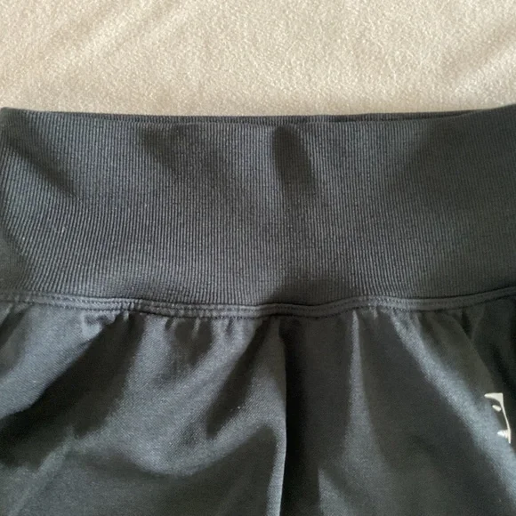 GYMSHARK ‘Lift Seamless’ Shorts, size small - Picture 3 of 12